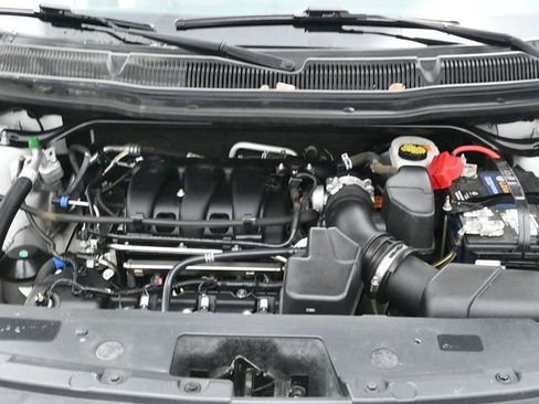 Used 2018 Ford Explorer XLT image 18