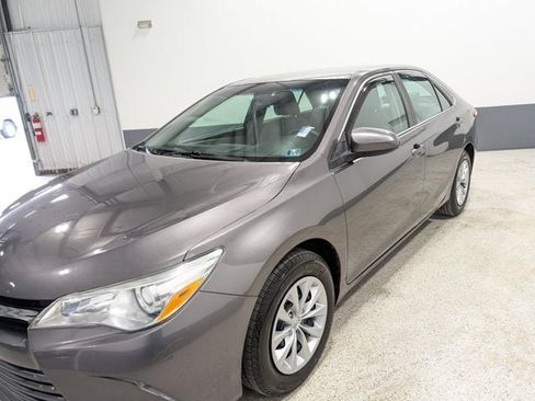 Used 2015 Toyota Camry LE FWD image 7