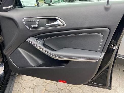 Used 2020 Mercedes-Benz GLA 250 4MATIC image 28