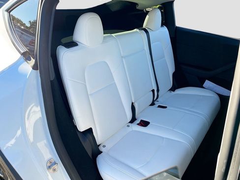 Used 2023 Tesla Model Y Long Range image 25