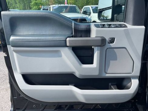 Used 2022 Ford F350 Limited AWD/4WD image 9