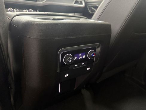Used 2021 Chevrolet Suburban RST AWD/4WD image 24