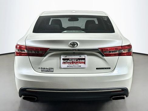 Used 2017 Toyota Avalon Touring FWD image 6