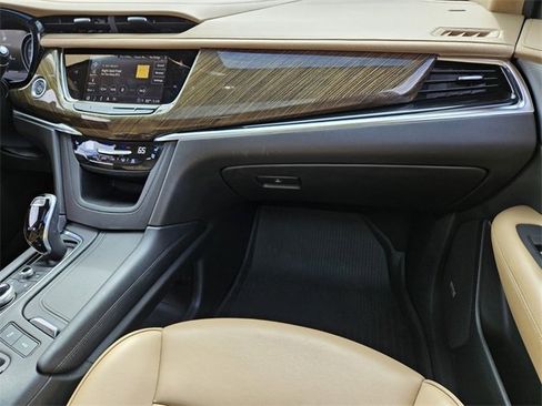 Used 2021 Cadillac XT6 Premium Luxury w/ Platinum Package image 15
