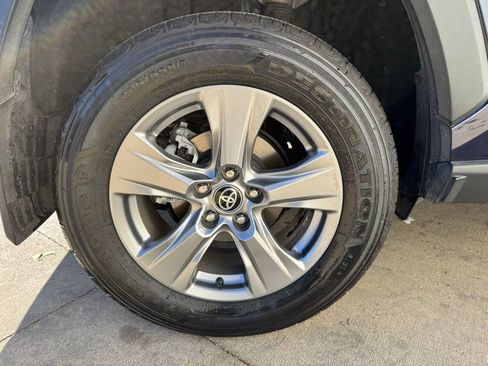 Used 2024 Toyota RAV4 XLE w/ Convenience Package image 7