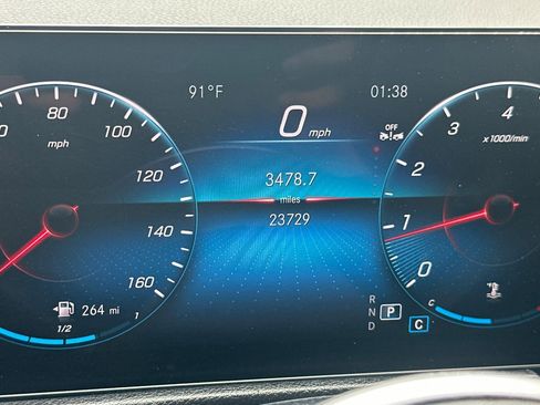 Used 2023 Mercedes-Benz GLB 250 4MATIC image 21