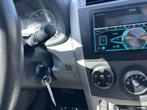 Used 2013 Toyota Corolla LE w/ Premium Pkg FWD image 18
