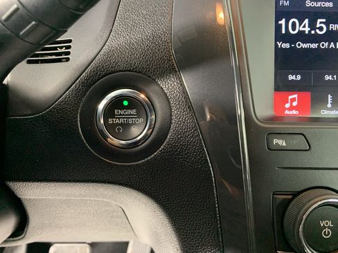 Used 2019 Ford Explorer XLT w/ Equipment Group 202A AWD/4WD image 18
