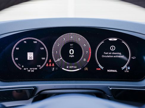 New 2025 Porsche Cayenne image 15