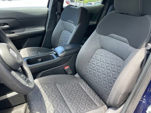 Certified 2025 Nissan Kicks SV AWD/4WD image 8