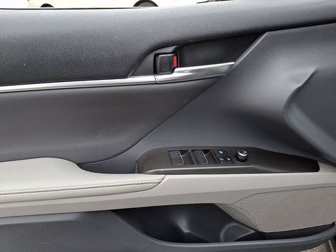Certified 2022 Toyota Camry XSE FWD image 13