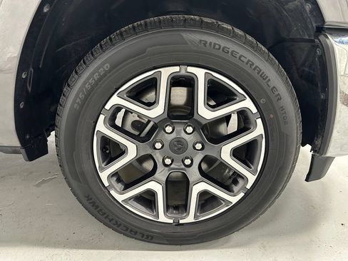 Used 2025 RAM 1500 Laramie AWD/4WD image 60