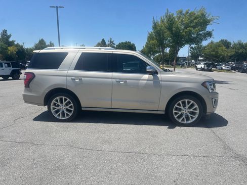 Used 2018 Ford Expedition Platinum AWD/4WD image 4