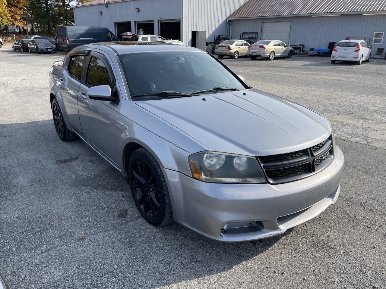 Used 2014 Dodge Avenger SXT w/ Sun/Sound Group FWD image 4