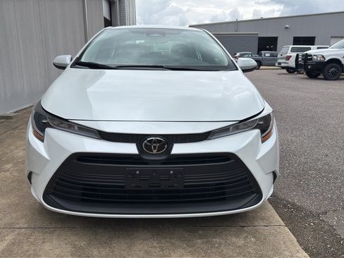 Used 2026 Toyota Corolla LE FWD image 8