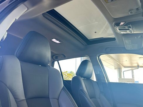 Used 2025 Subaru Outback Onyx Edition image 18