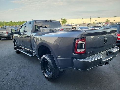 Used 2023 RAM 3500 Big Horn w/ Night Edition AWD/4WD image 4
