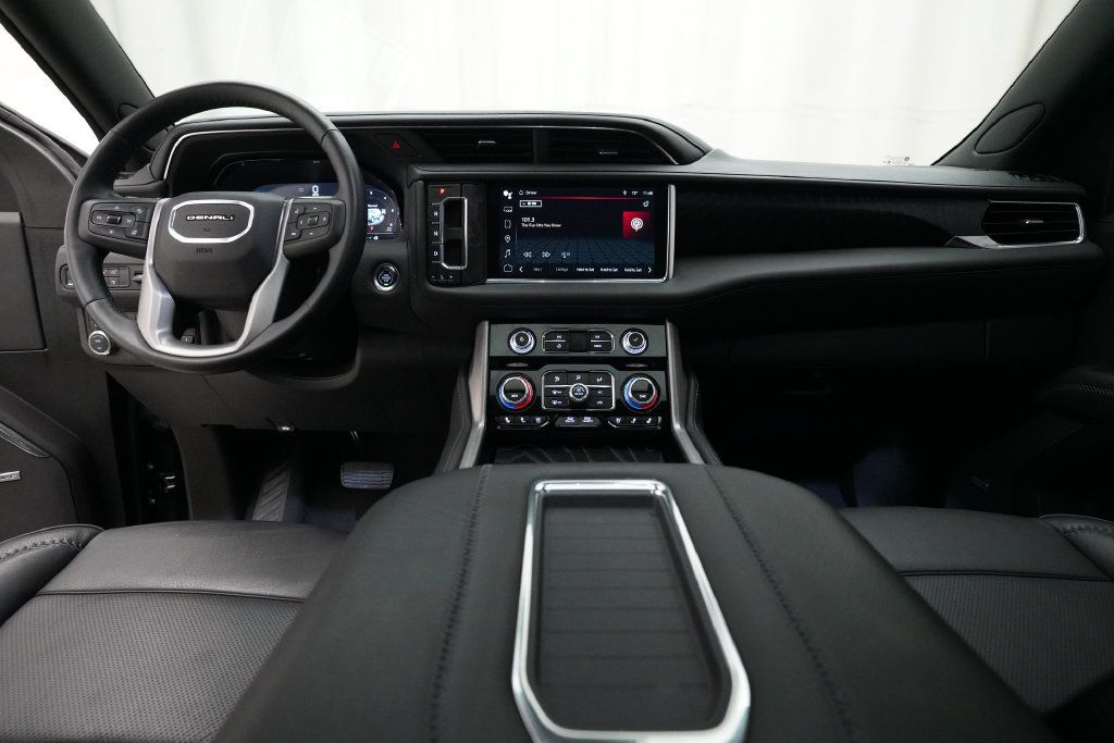 Used 2023 GMC Yukon Denali w/ Max Trailering Package AWD/4WD image 5