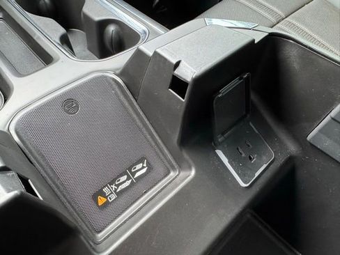 Certified 2022 Chevrolet Silverado 1500 High Country w/ Technology Package image 20