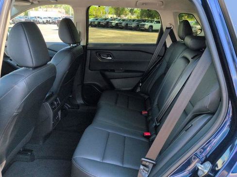 Certified 2025 Nissan Rogue SL w/ SL Premium Package FWD image 14