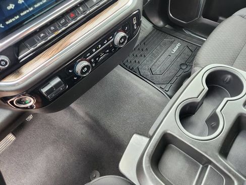 Used 2025 Chevrolet Silverado 1500 LT RWD image 19
