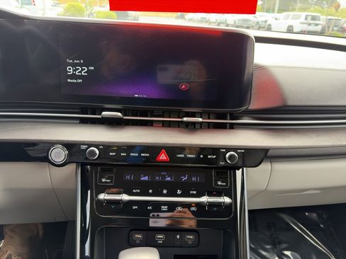 Used 2023 Kia Carnival SX FWD image 10