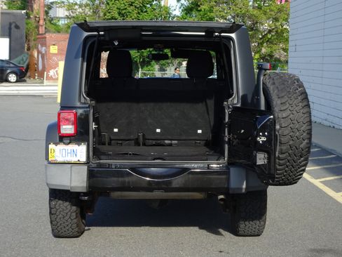 Used 2016 Jeep Wrangler Unlimited Sport image 9