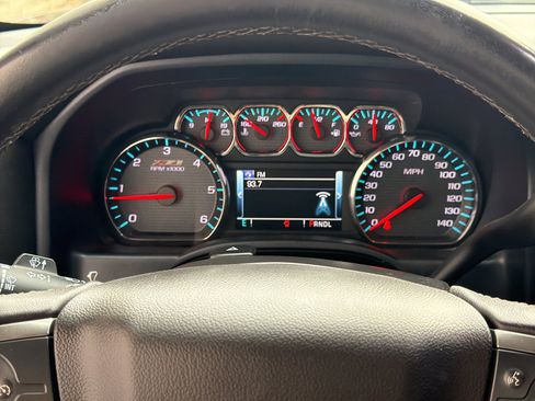 Used 2018 Chevrolet Silverado 1500 LTZ Z71 w/ Midnight Edition image 8