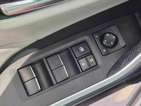 Used 2021 Toyota RAV4 XLE Premium FWD image 15