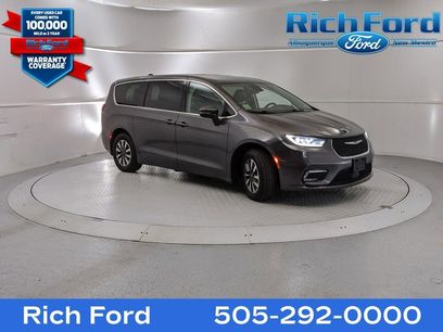 Used 2023 Chrysler Pacifica Touring-L