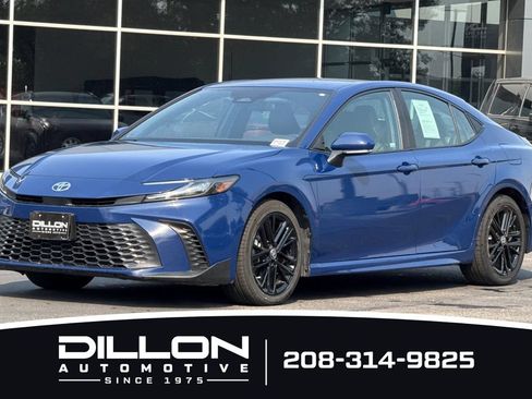 Used 2025 Toyota Camry SE FWD image 8