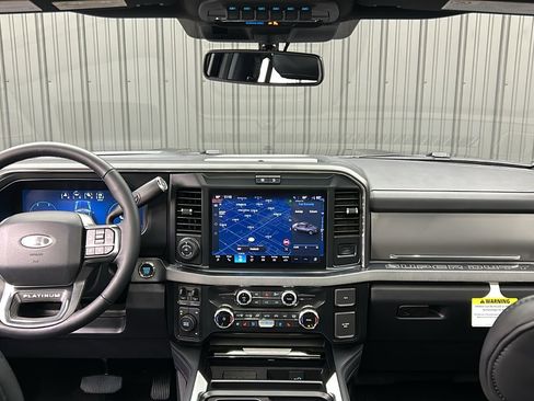 Used 2025 Ford F450 Platinum w/ FX4 Off-Road Package image 38