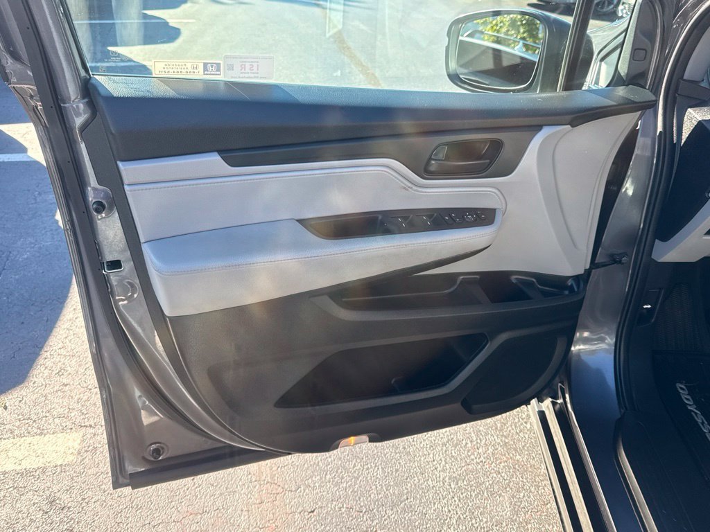 Used 2024 Honda Odyssey EX image 13