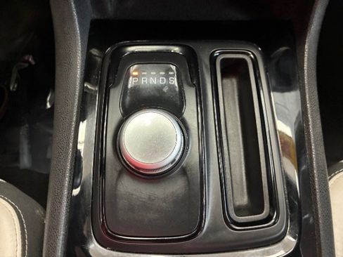 Used 2021 Chrysler 300 S image 25