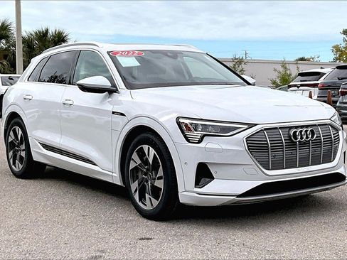 Used 2022 Audi e-tron Premium Plus w/ Premium Plus Package image 2