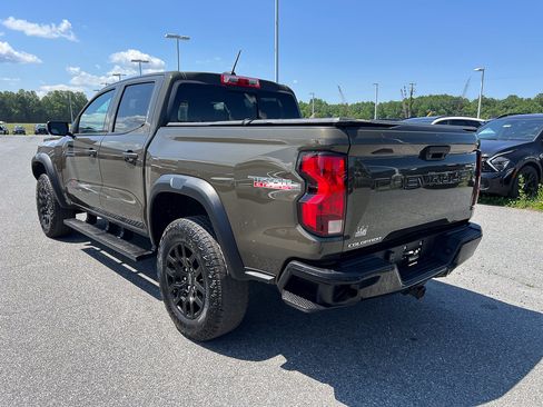 Used 2024 Chevrolet Colorado Trail Boss w/ Advanced Trailering Package AWD/4WD image 3