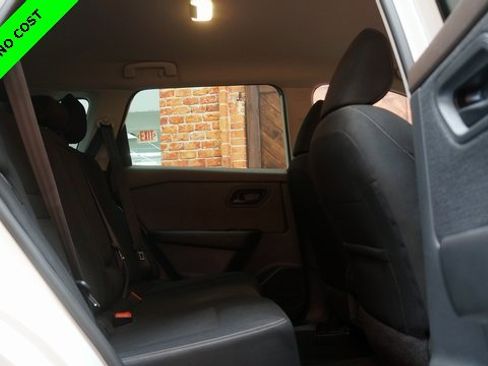 Used 2023 Nissan Rogue S image 46