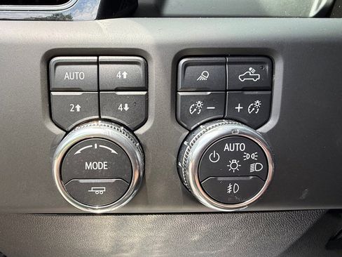 Used 2025 GMC Sierra 2500 AT4 AWD/4WD image 18