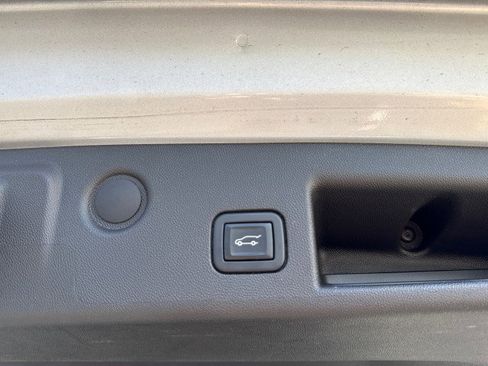 Used 2022 Chevrolet Equinox LT image 19