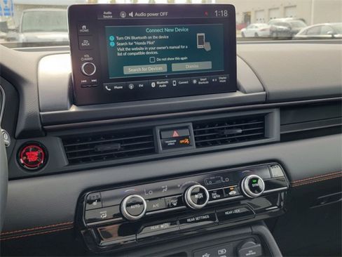 Used 2025 Honda Pilot Touring image 22