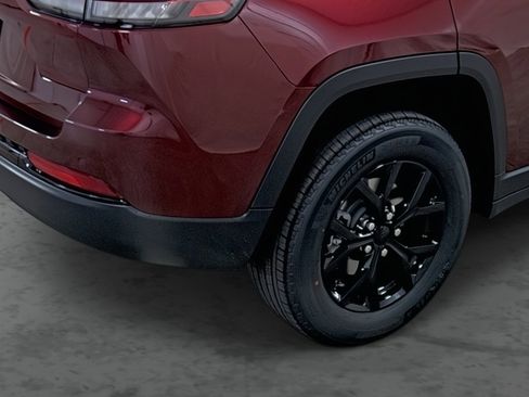 New 2025 Jeep Grand Cherokee Altitude image 12