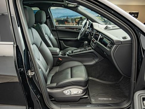 Certified 2026 Porsche Macan AWD/4WD image 39