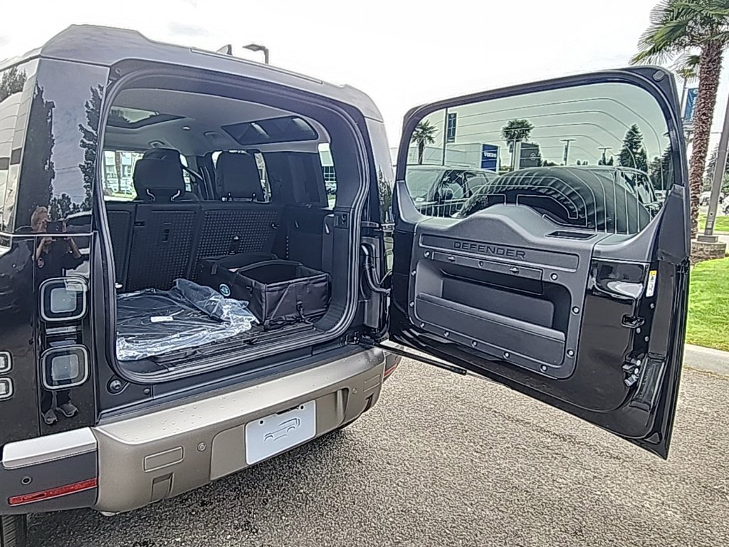 New 2026 Land Rover Defender 110 S AWD/4WD image 16