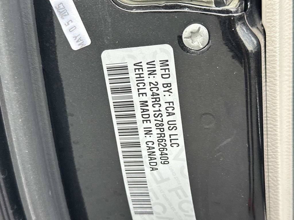 Used 2023 Chrysler Pacifica Limited FWD image 20