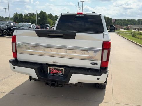 Used 2022 Ford F250 Platinum w/ FX4 Off-Road Package AWD/4WD image 7