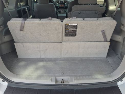 Used 2013 Toyota Highlander FWD image 15