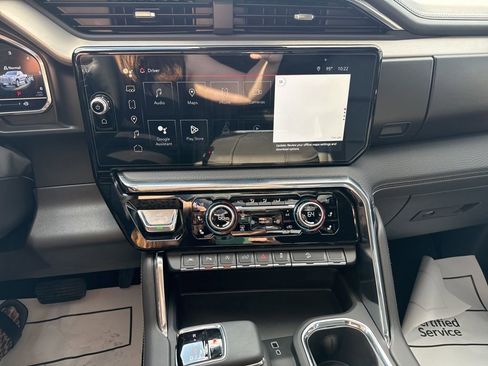Used 2025 GMC Sierra 1500 Denali w/ Denali Reserve Package AWD/4WD image 17