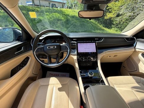 Used 2022 Jeep Grand Cherokee L Limited image 7