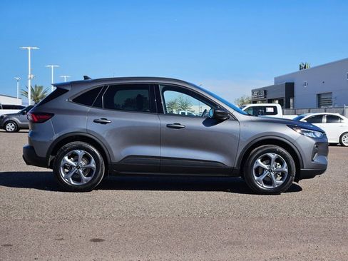 Used 2025 Ford Escape ST-Line image 4