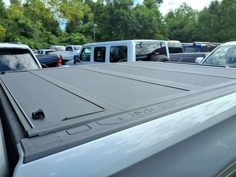 Used 2024 GMC Sierra 1500 Denali w/ Denali Reserve Package AWD/4WD image 8